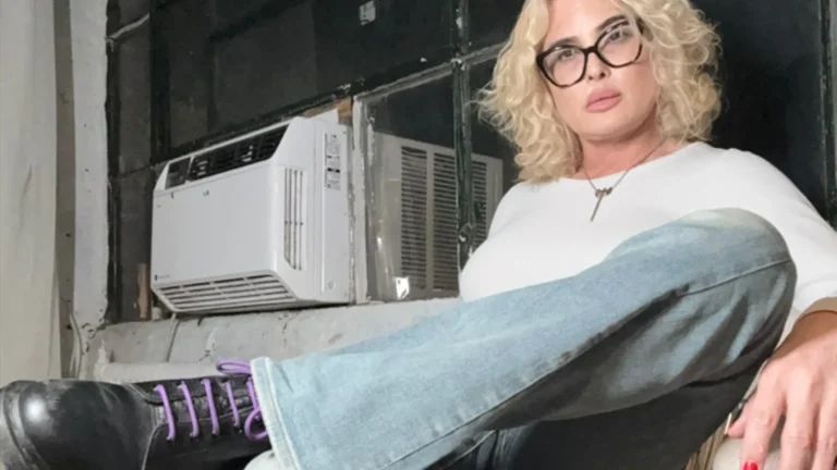 A memoire of Lucy Hart's various experiences with legendary group sex.